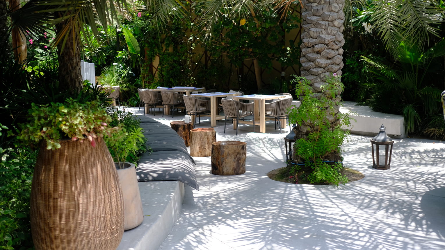 Four Seasons Resort Dubai-Mediteranski restoran.jpg