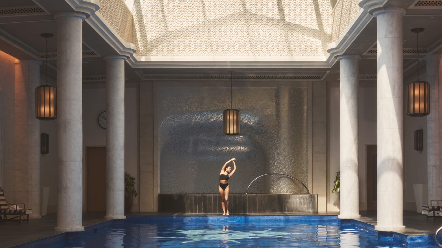 Four Seasons Resort Dubai-Unutrasnji bazen.jpg
