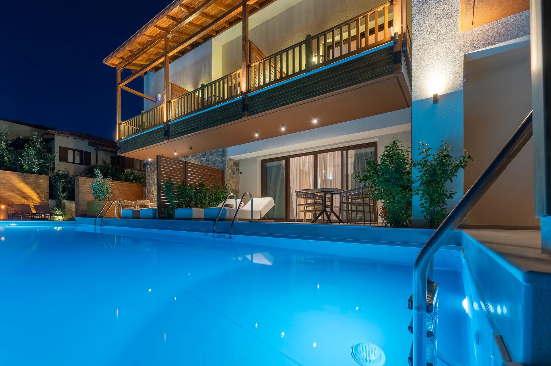 Anime Residence Halkidiki-Oblast oko bazena.jpg