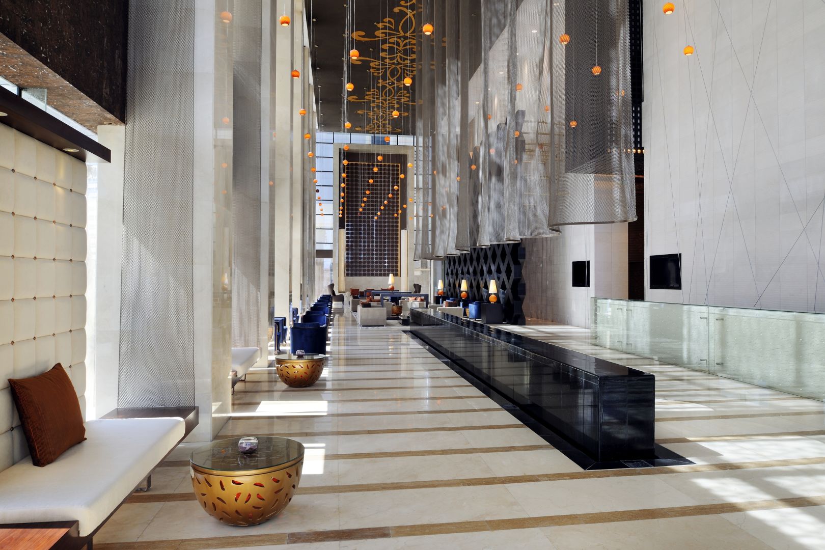 Southern Sun Abu Dhabi lobi.jpg
