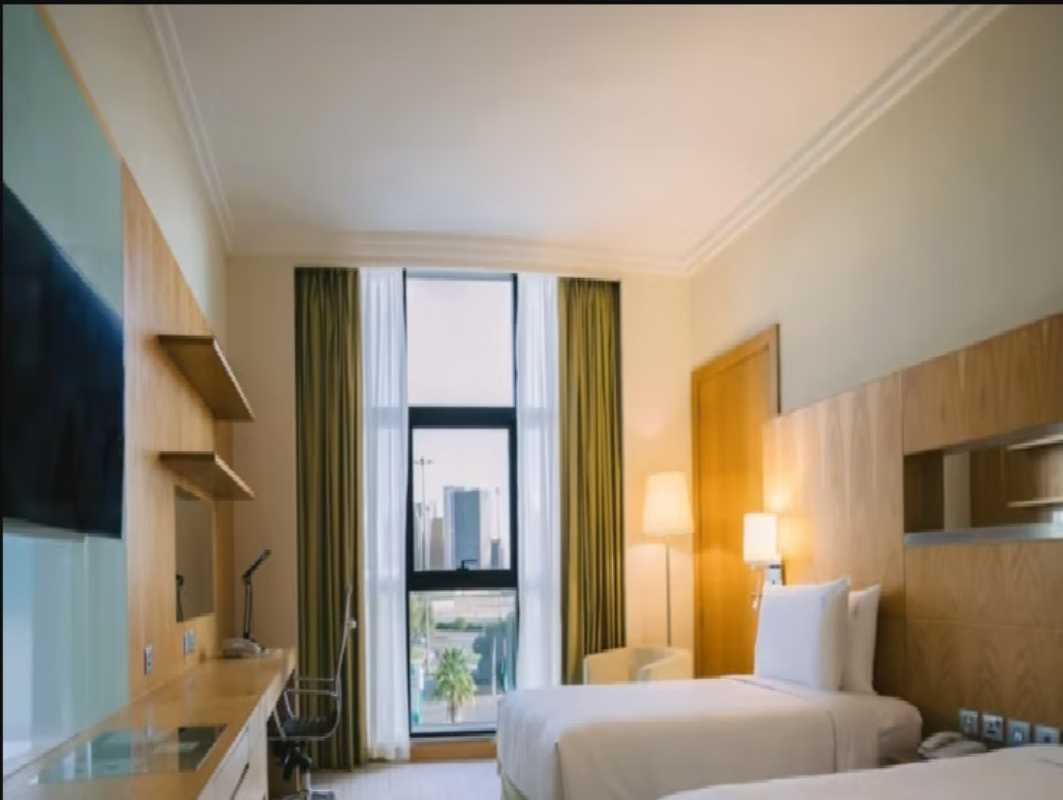 Holiday Inn Abu Dhabi standardna soba.jpg