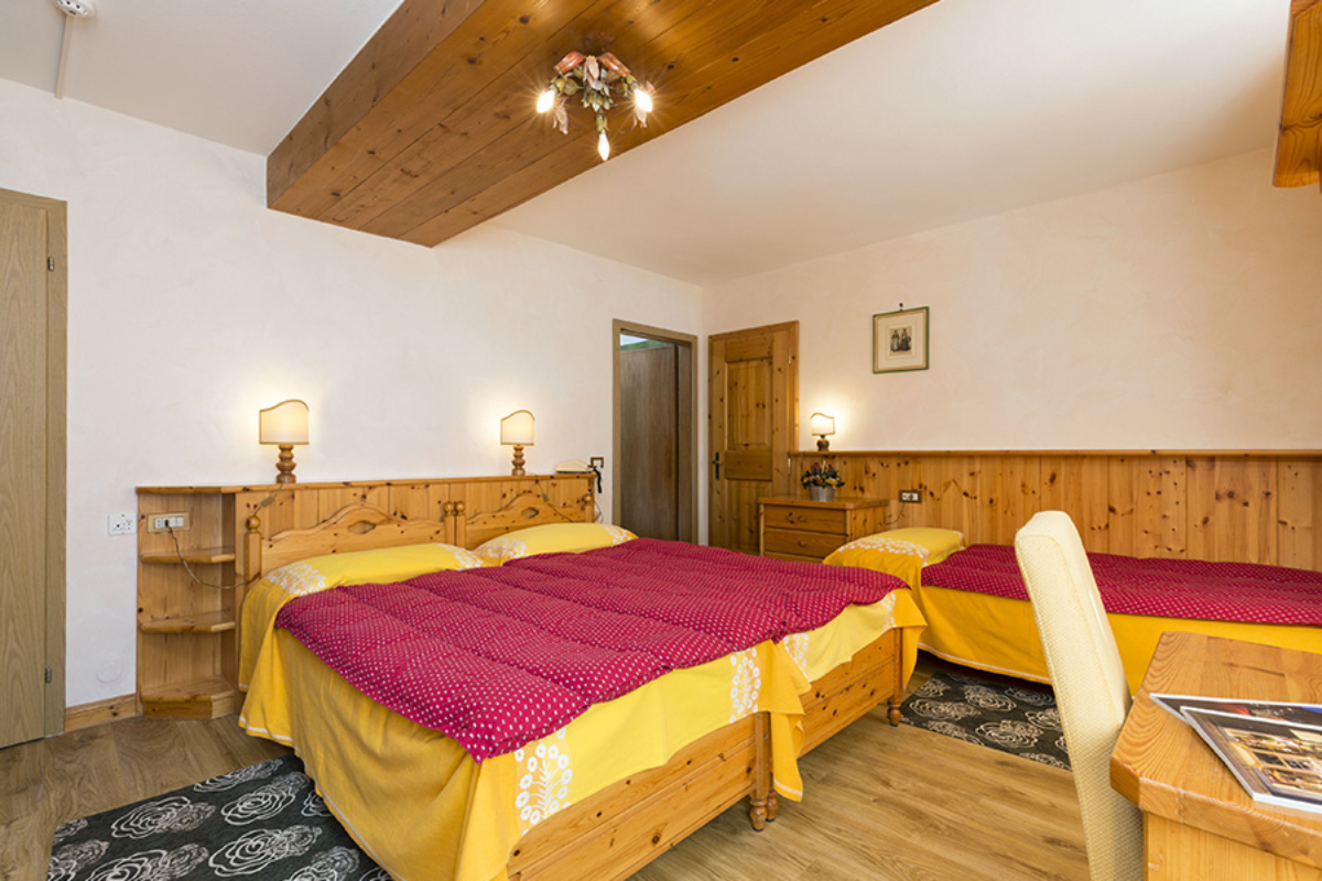 Hotel Pontechiesa trokrevetna spavaća soba