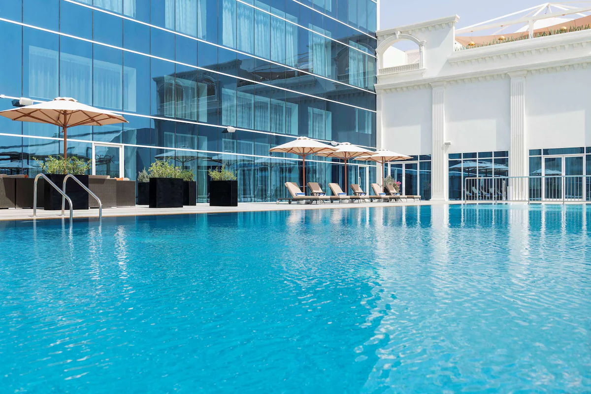 Radisson Blu Hotel bazen.jpg