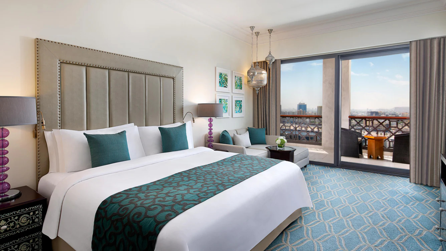 Ajman Saray, a Luxury Collection Resort deluxe soba.jpg
