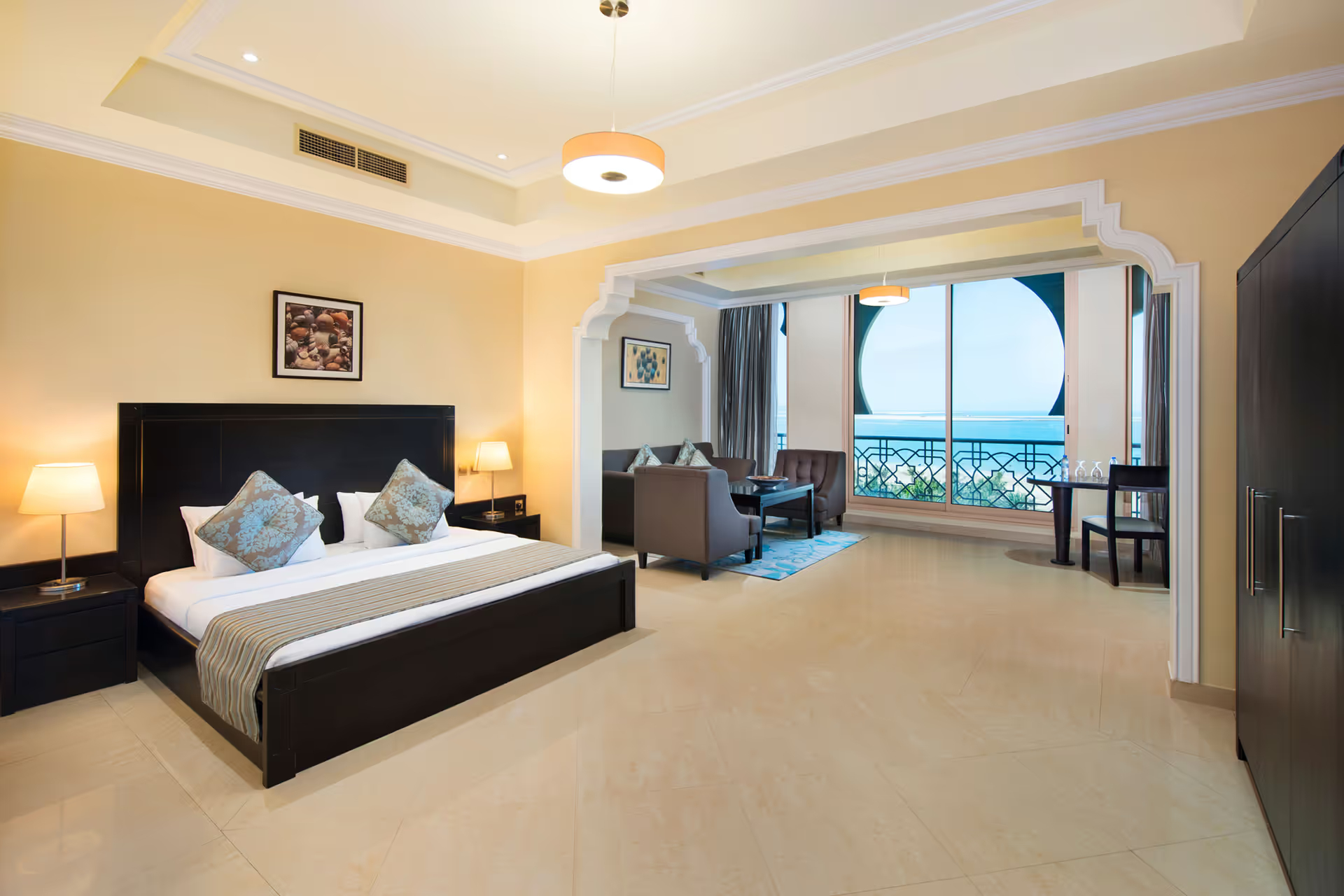 Al Hamra Residence king soba.jpg