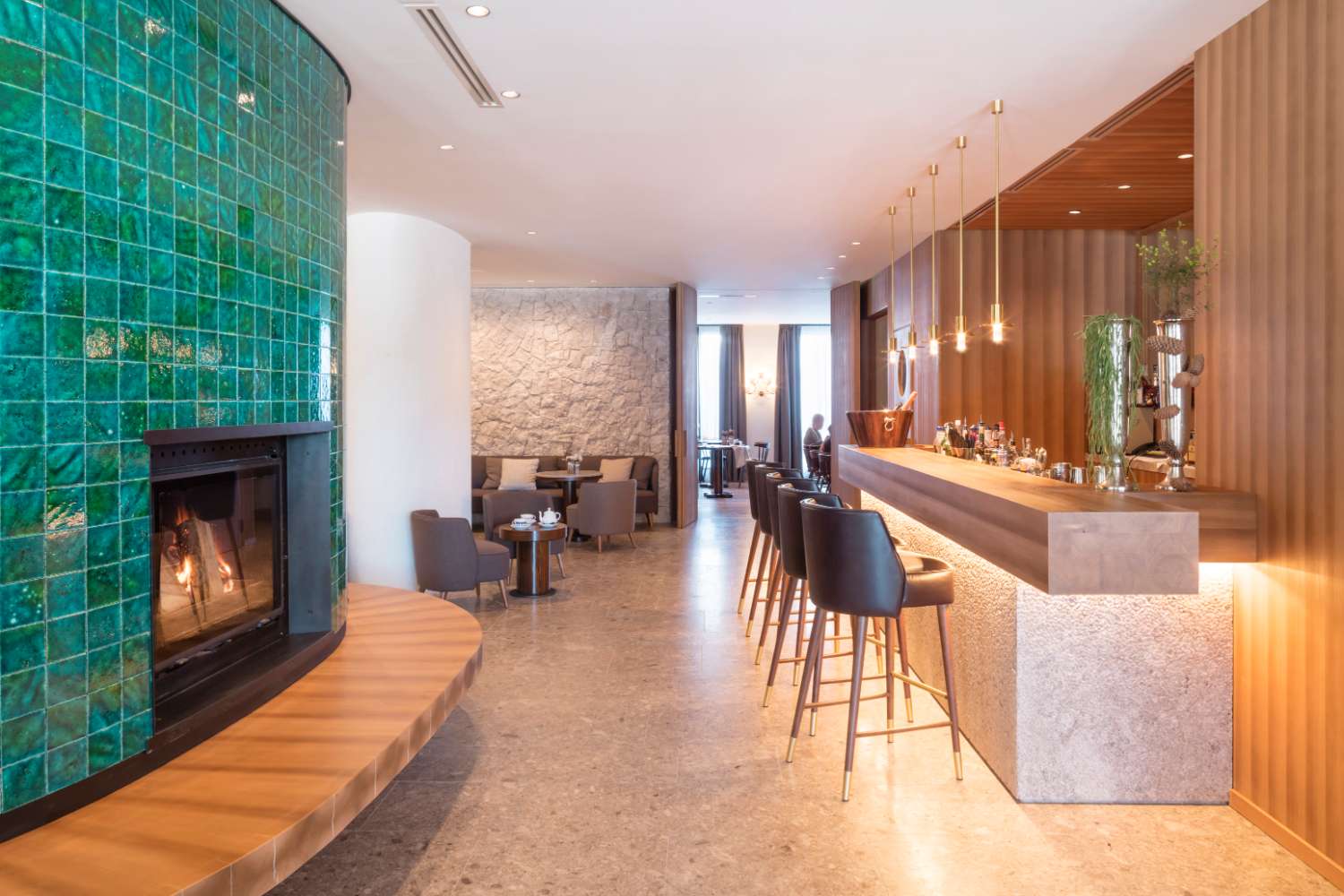 Faloria Moutain Spa Resort lounge bar