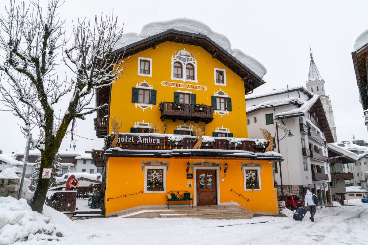Ambra Cortina Luxury & Fashion Boutuque Hotel