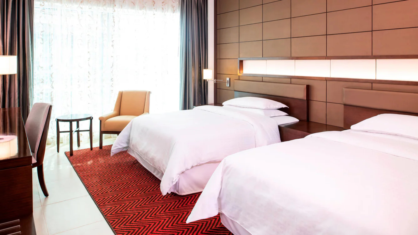 Four Points by Sheraton Sharjah dvokrevetna soba.jpg