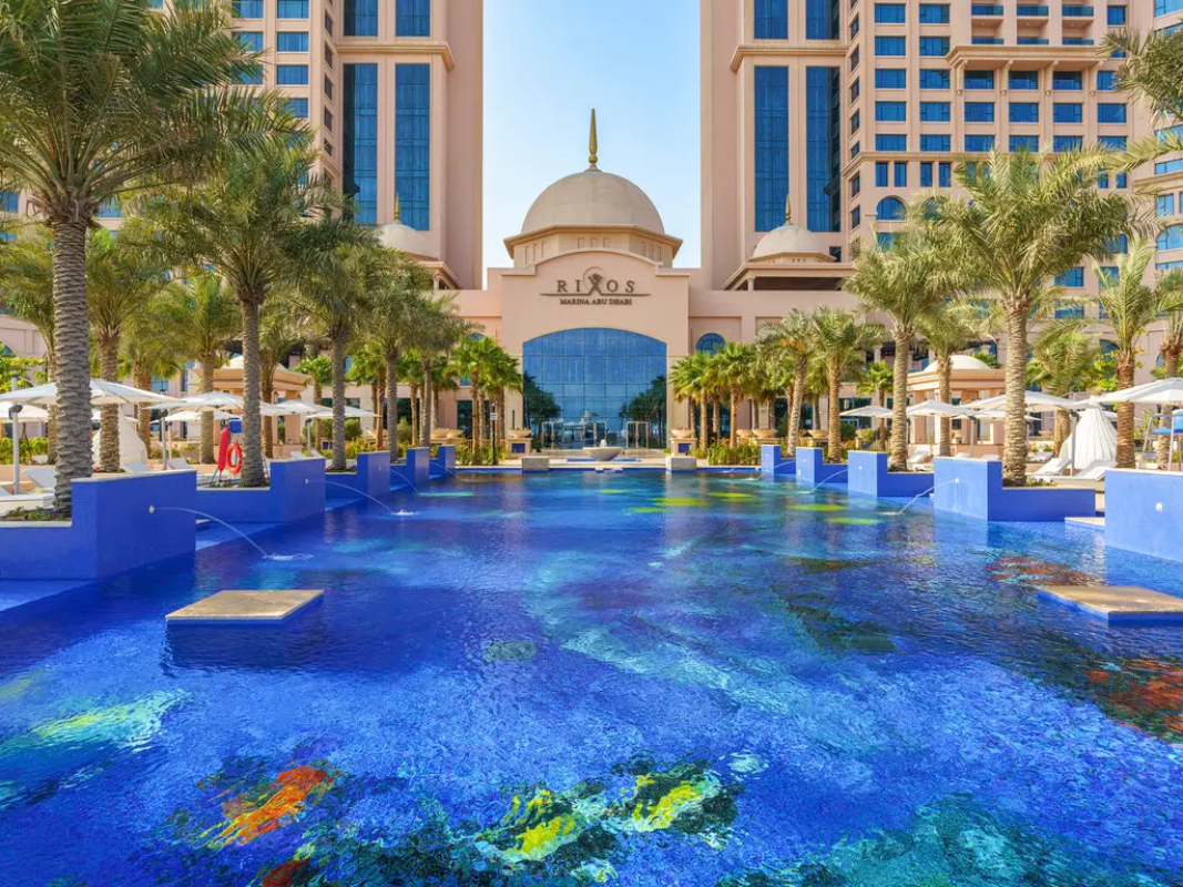 Rixos Marina Abu Dhabi izgled bazena.jpg