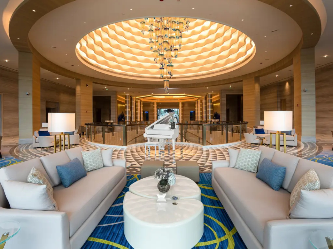 Rixos Marina Abu Dhabi izgled lobija.jpg