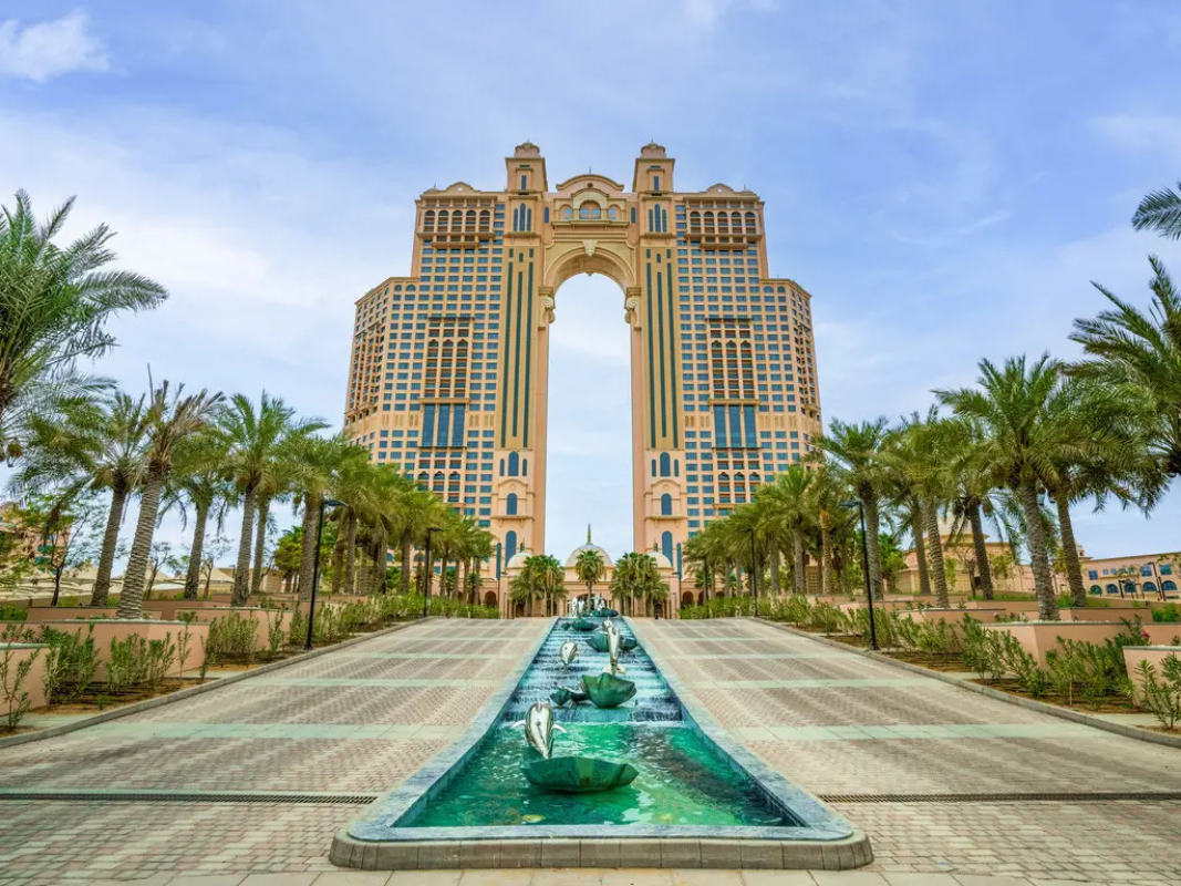 Rixos Marina Abu Dhabi spoljni izgled.jpg