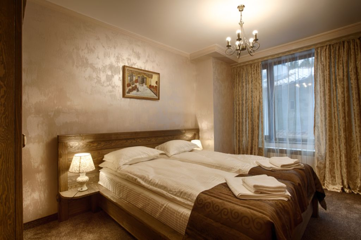 Hotel Forest Glade spavaća soba deluxe apartmana
