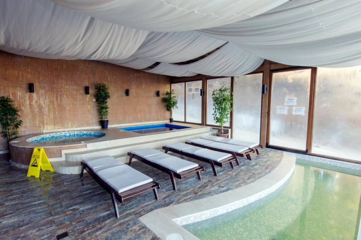 Hotel Forest Glade bazeni