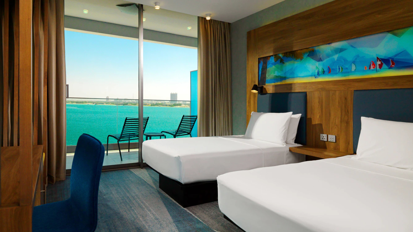 Aloft Palm Jumeirah Aloft soba pogled more.jpg