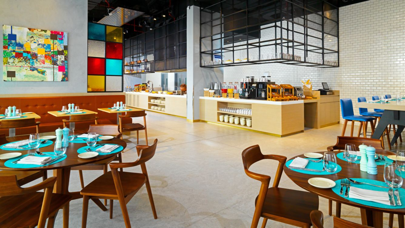 Aloft Palm Jumeirah restoran.jpg