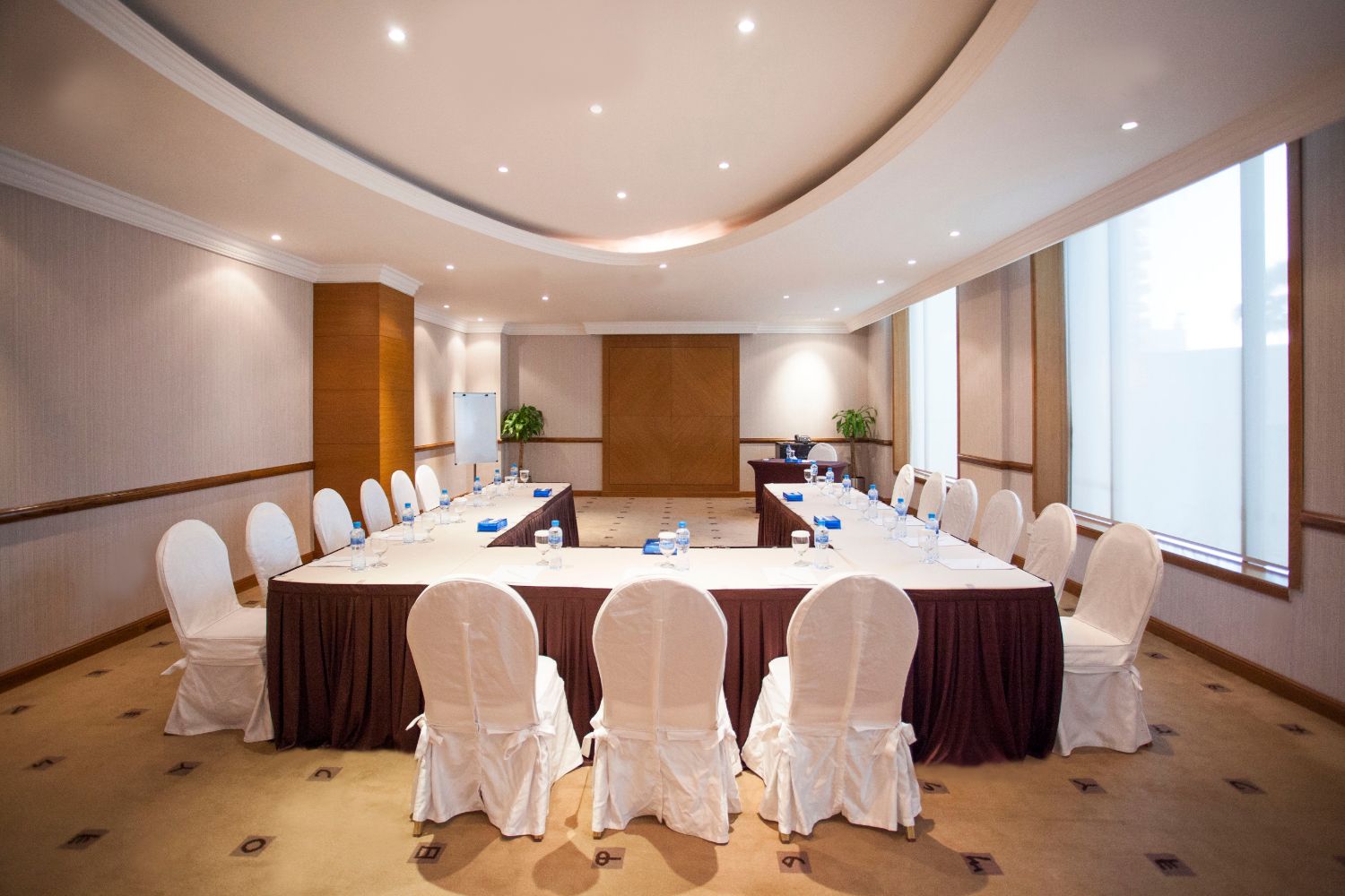 Marina Byblos Hotel sala za sastanbke.jpg