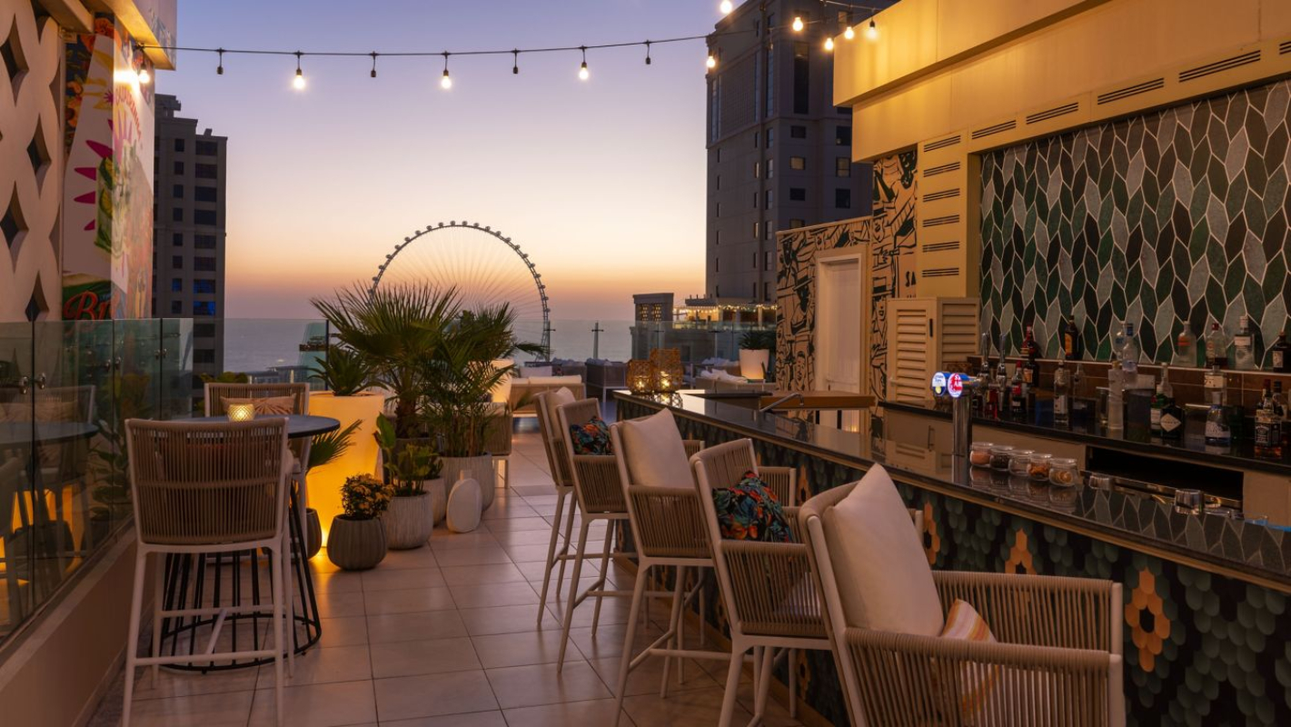 Delta by Marriott Jumeirah Beach bar.jpg