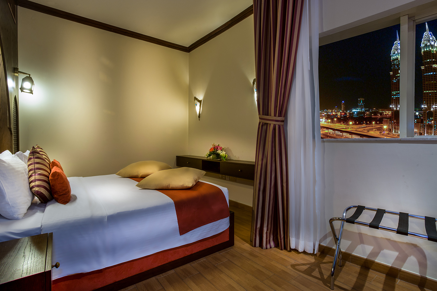 First Central Hotel Suites classic jednosoban apartman.jpg