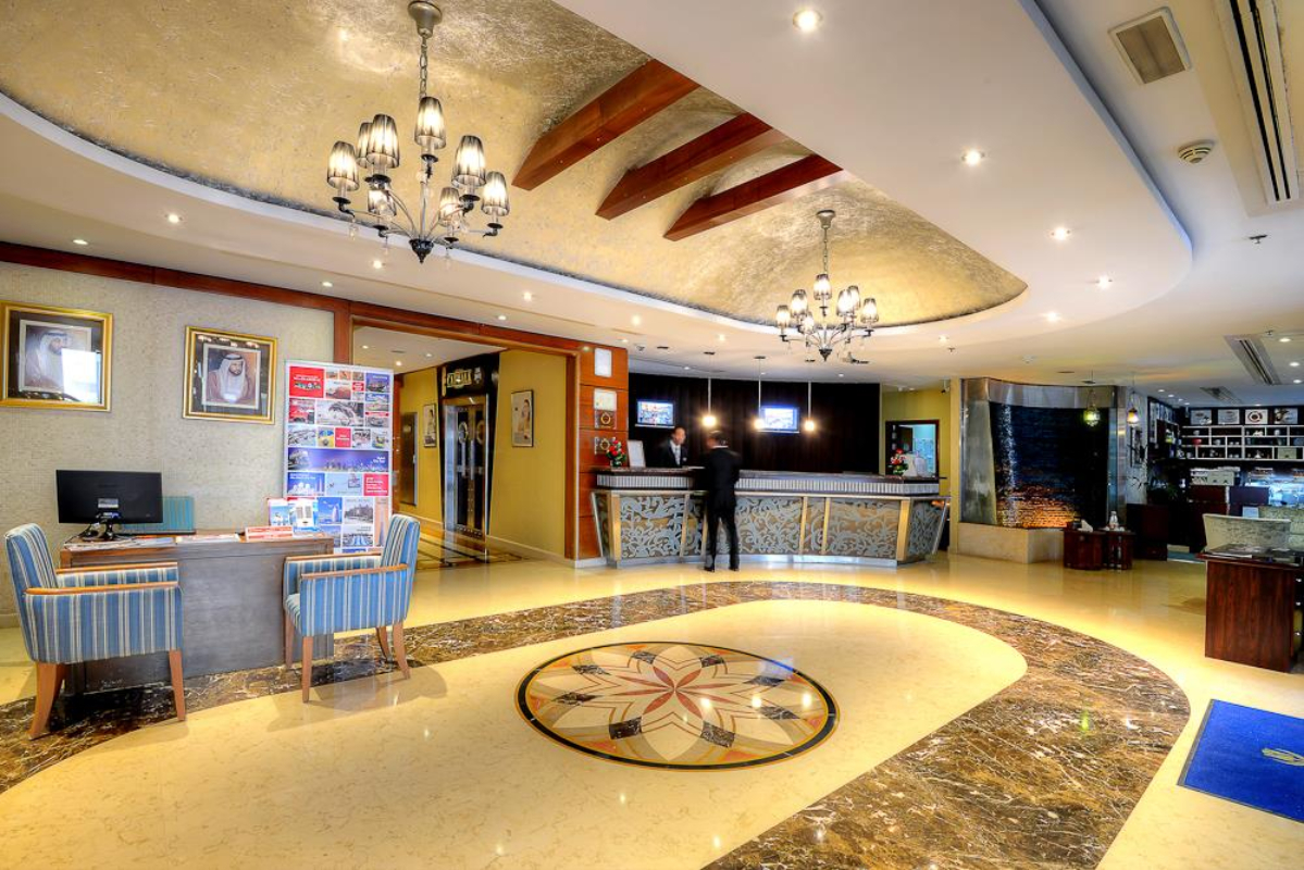 Golden Tulip Al Barsha Hotel recepcija.jpg