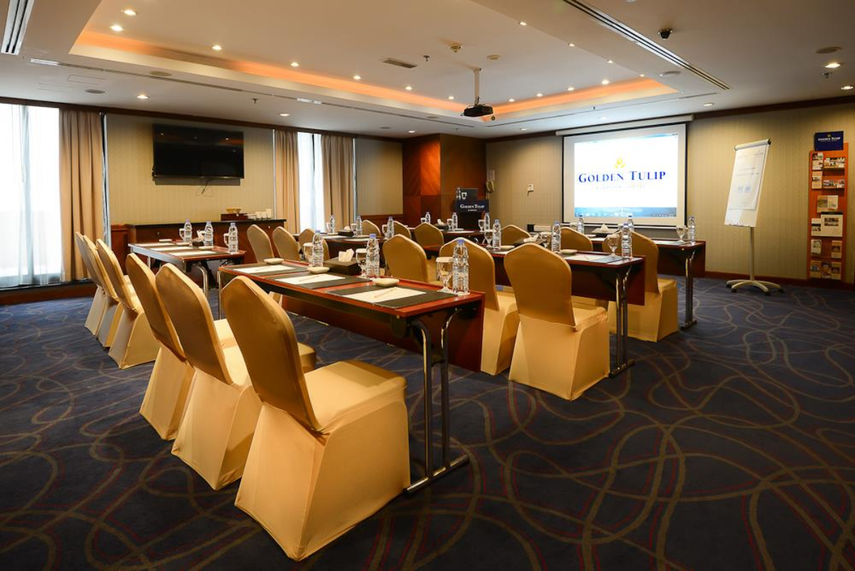 Golden Tulip Al Barsha Hotel sala za sastanke.jpg