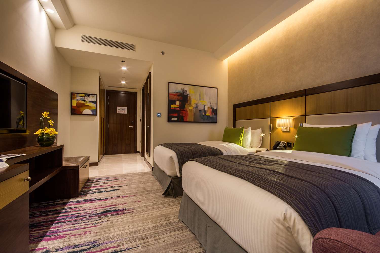 Golden Tulip Media Hotel deluxe soba izgled.jpg