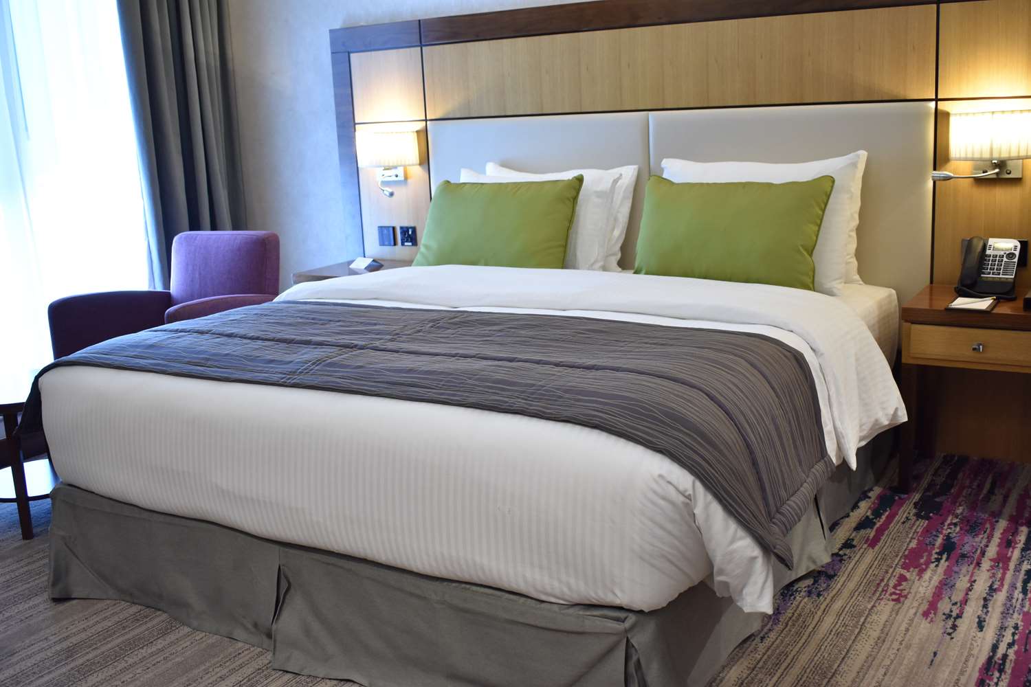 Golden Tulip Media Hotel standardna soba.jpg