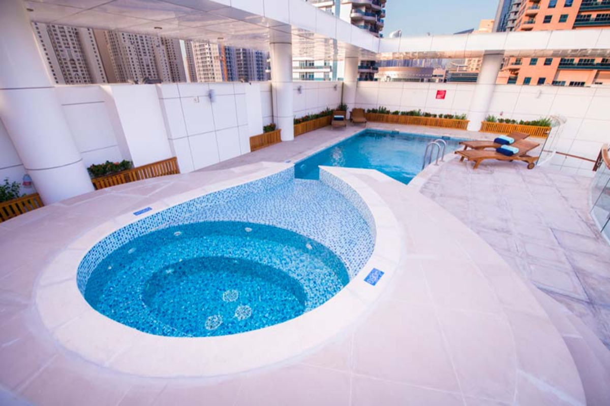 Jannah Place Dubai Marina Hotel bazen.jpg