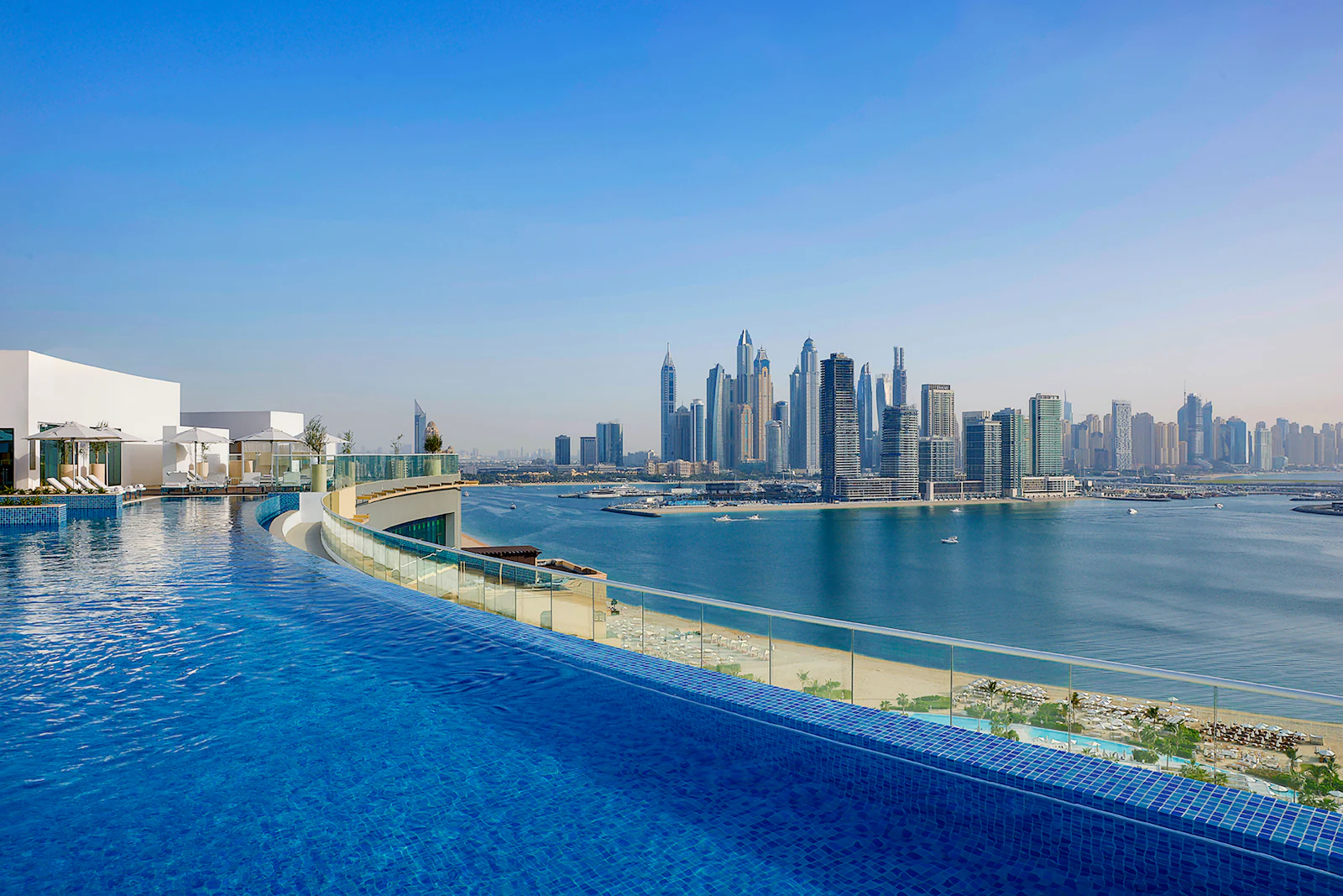NH Collection Dubai The Palm bazen.jpg