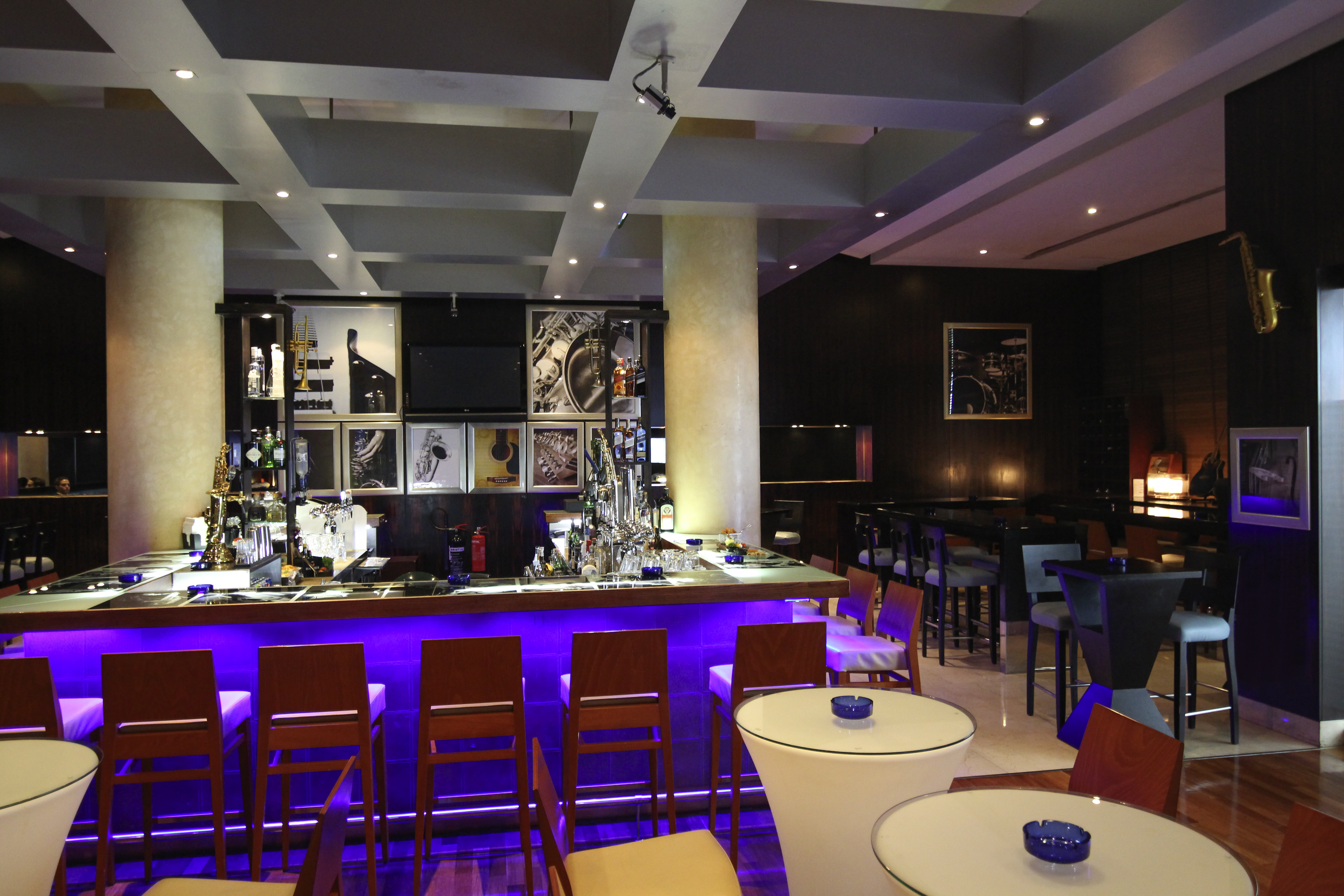 Novotel World Trade Centre Dubai Blue bar.jpg