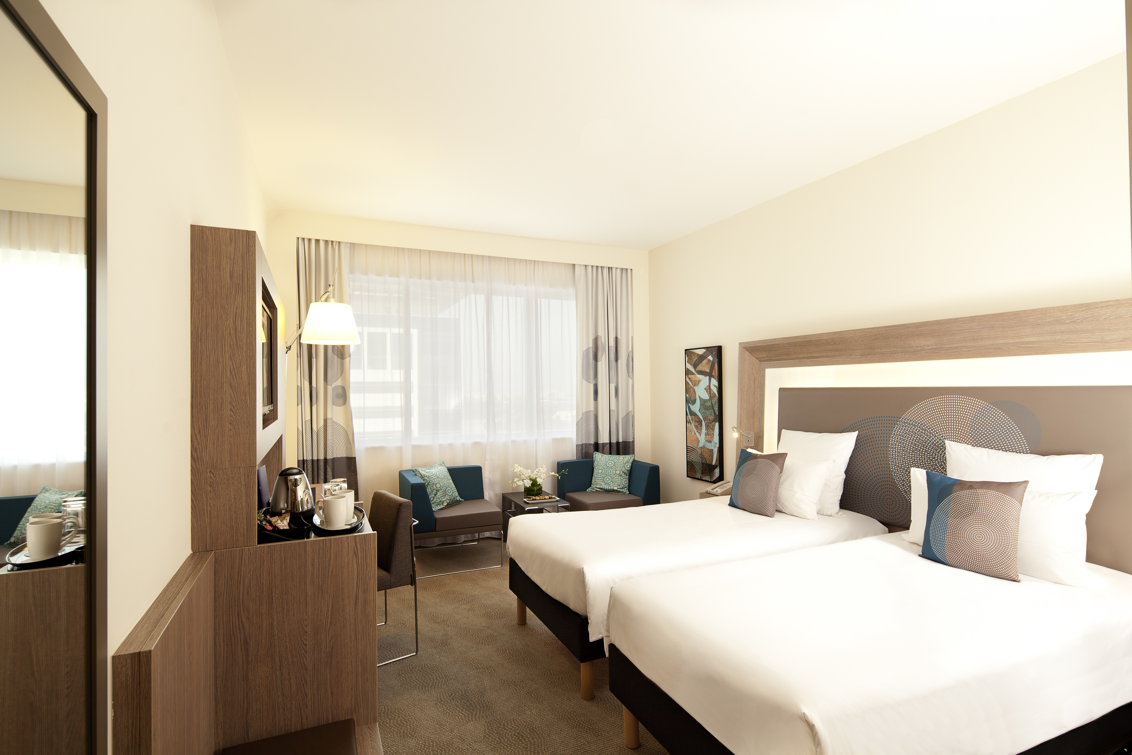 Novotel World Trade Centre Dubai superior soba.jpg