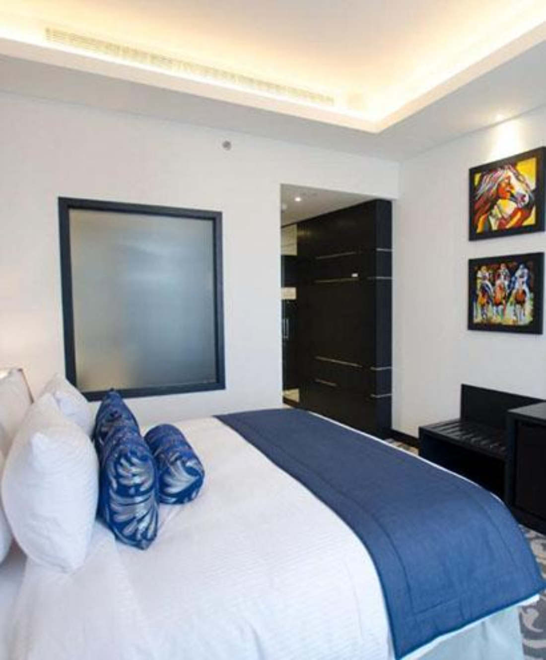 Signature 1 Hotel Tecom classic soba.jpg