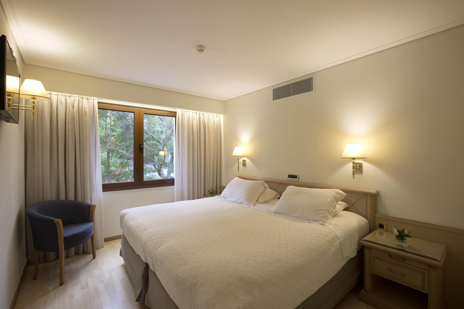 Hotel Negroponte Resort family room.jpg