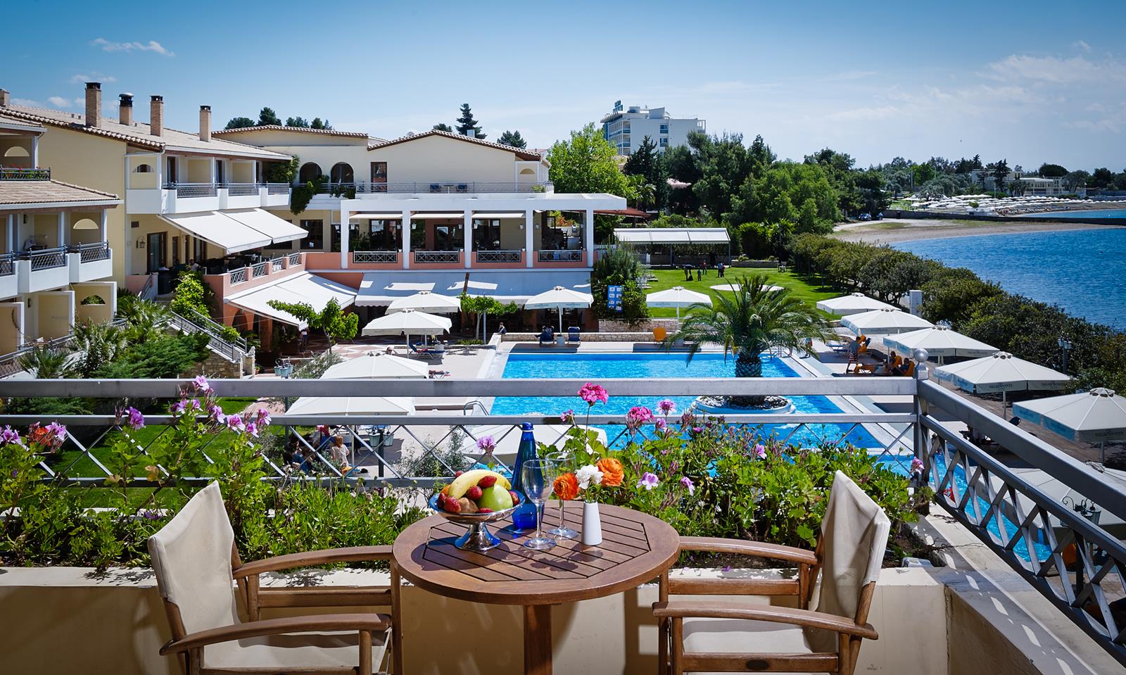 Hotel Negroponte Resort pogled sa balkona.jpg