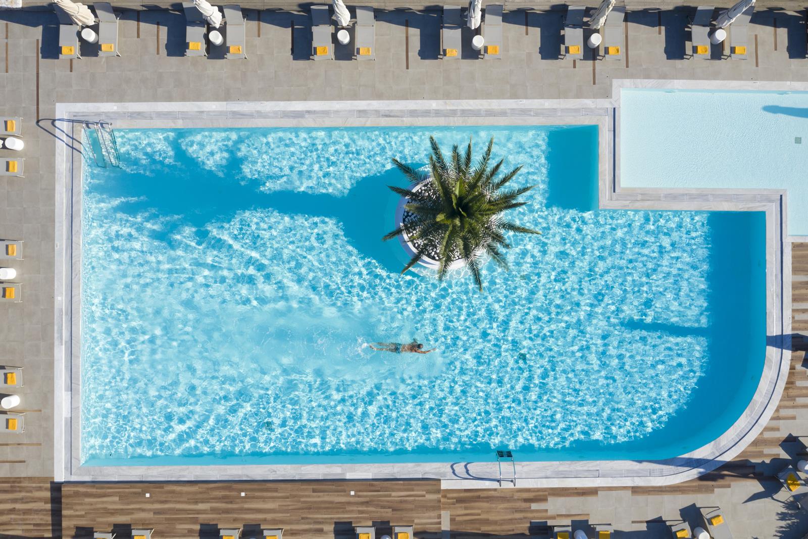Negroponte Resort hotel bazen.jpg