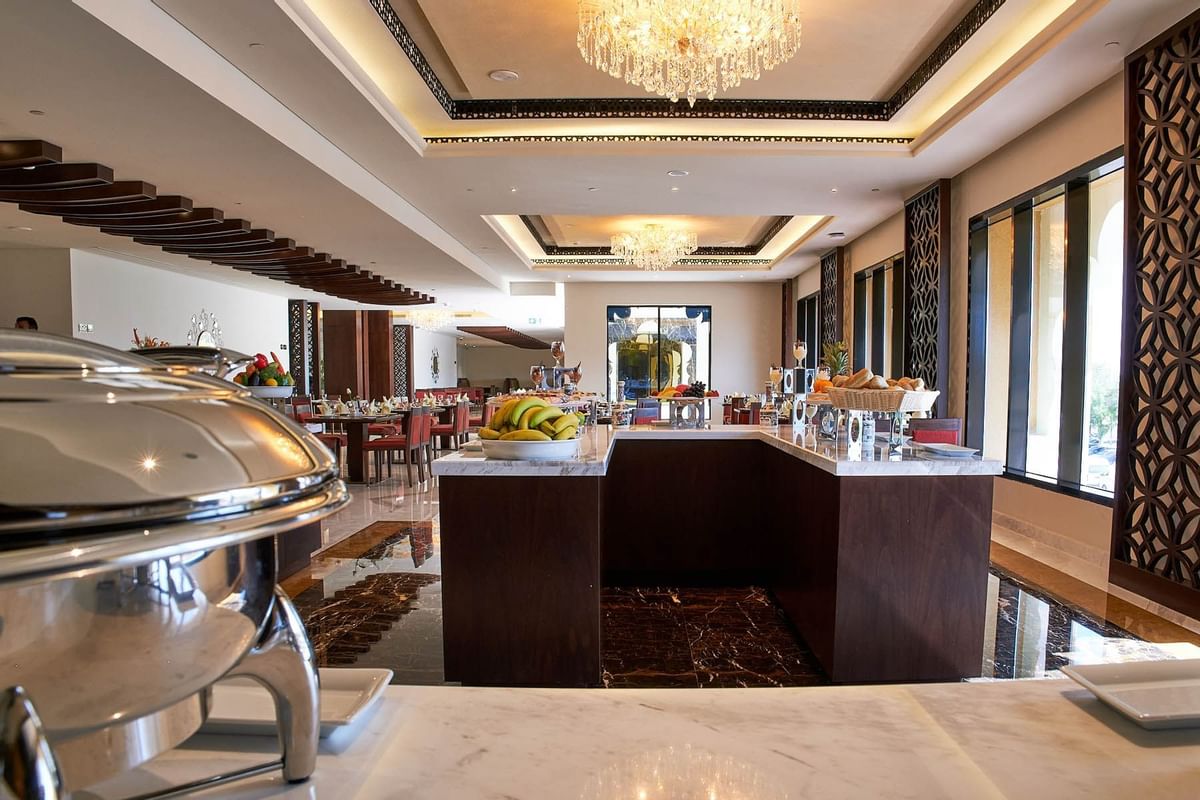 Carlton Dubai Creek Hotel restoran.jpg
