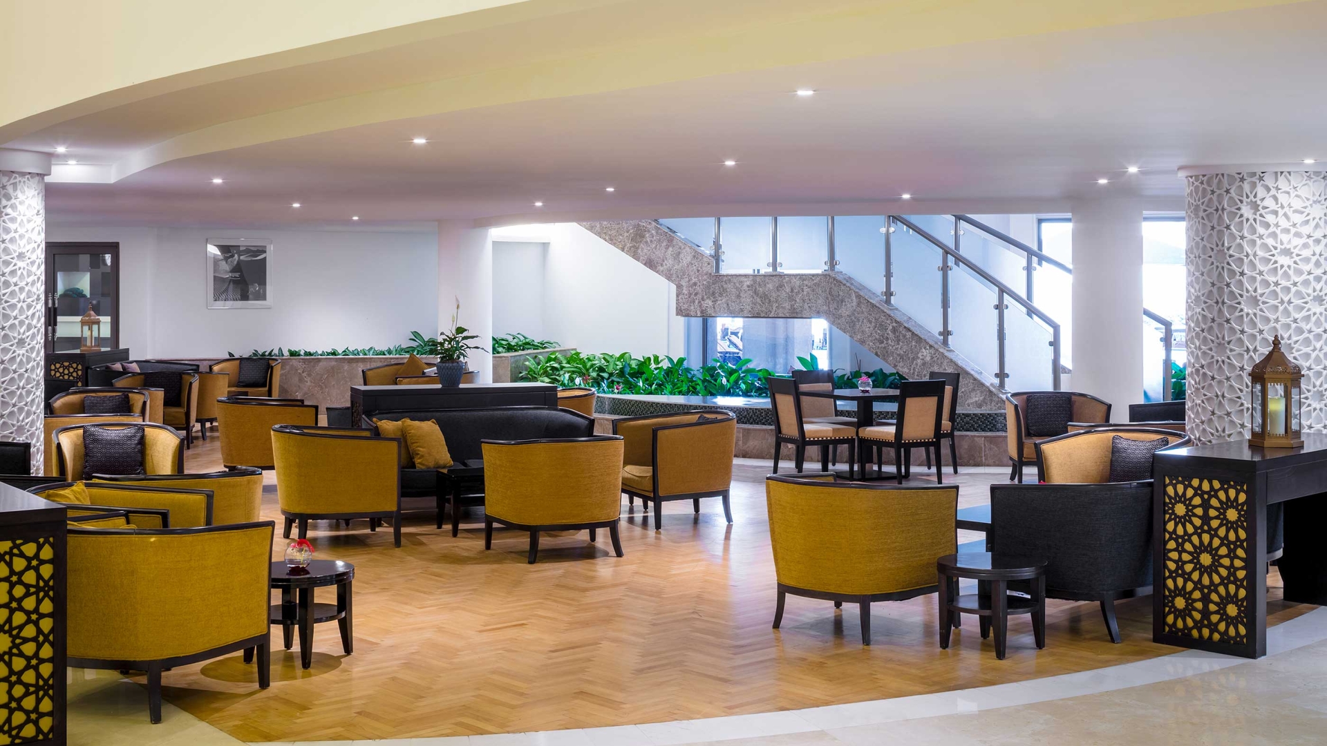 Bahi Ajman Palace Hotel restoran.jpg