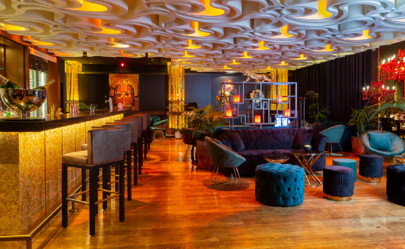 Fairmont The Palm bar.jpg
