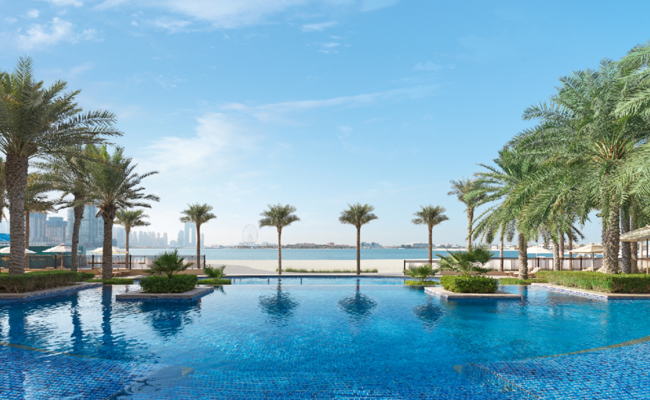 Fairmont The Palm bazen.jpg