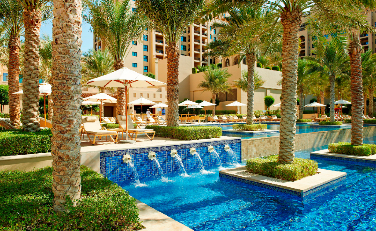 Fairmont The Palm bazeni (1).jpg