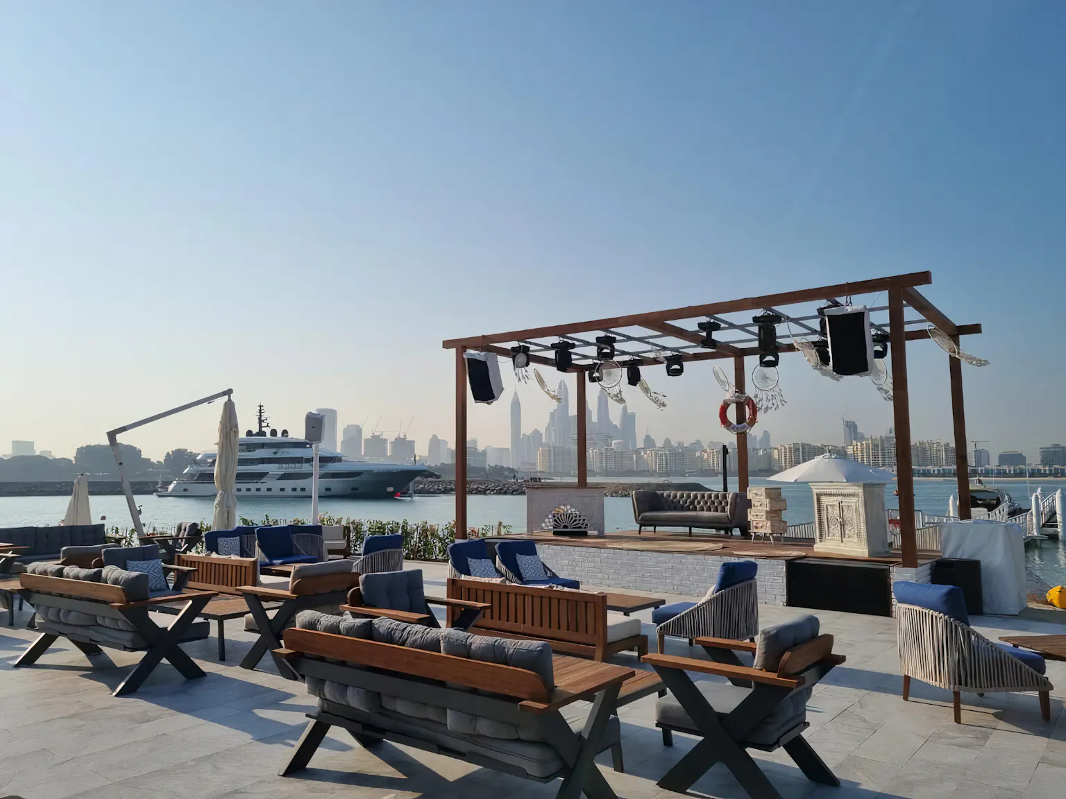 Rixos The Palm Hotel & Suites bar.jpg