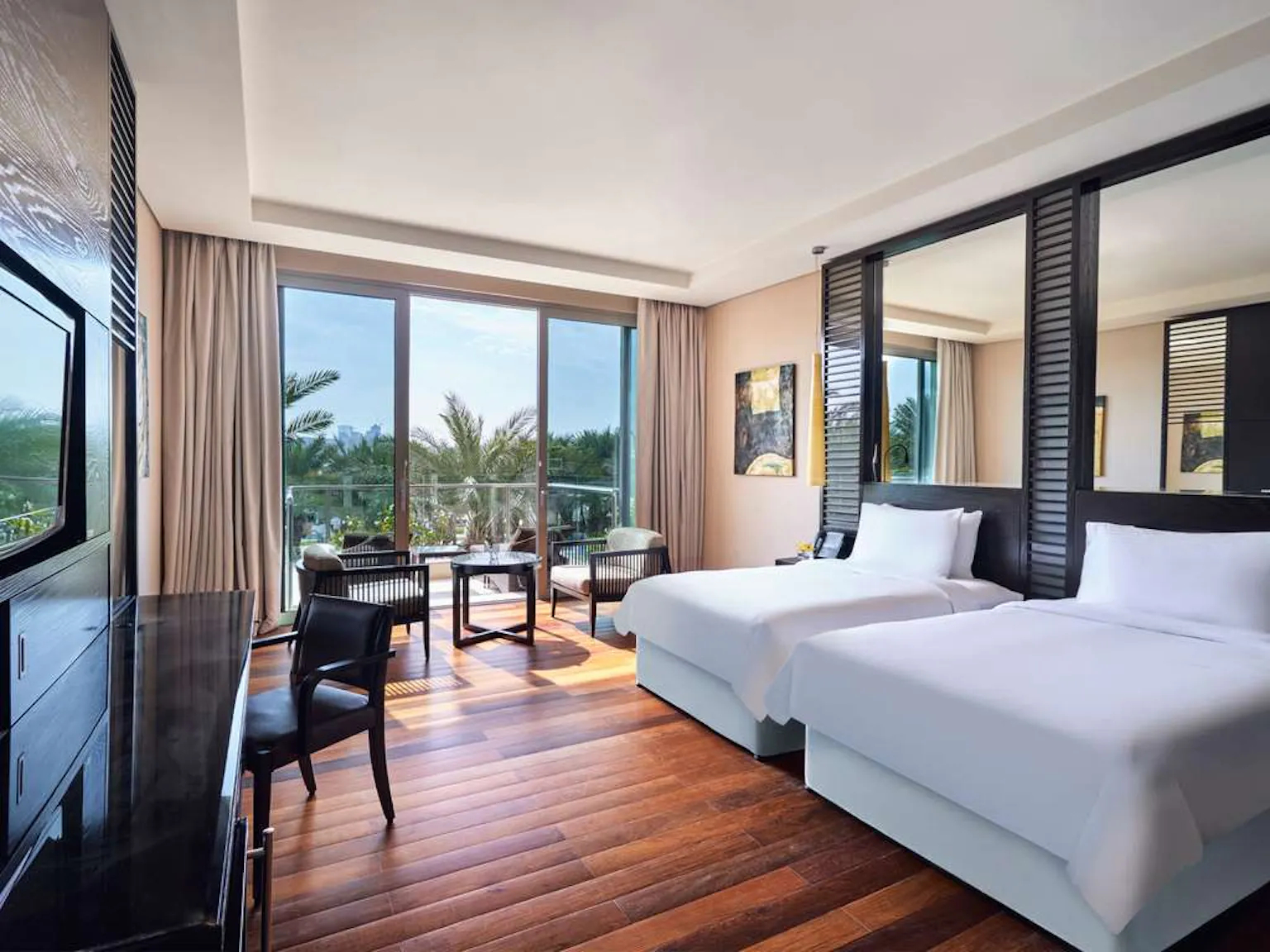 Rixos The Palm Hotel & Suites deluxe soba.jpg