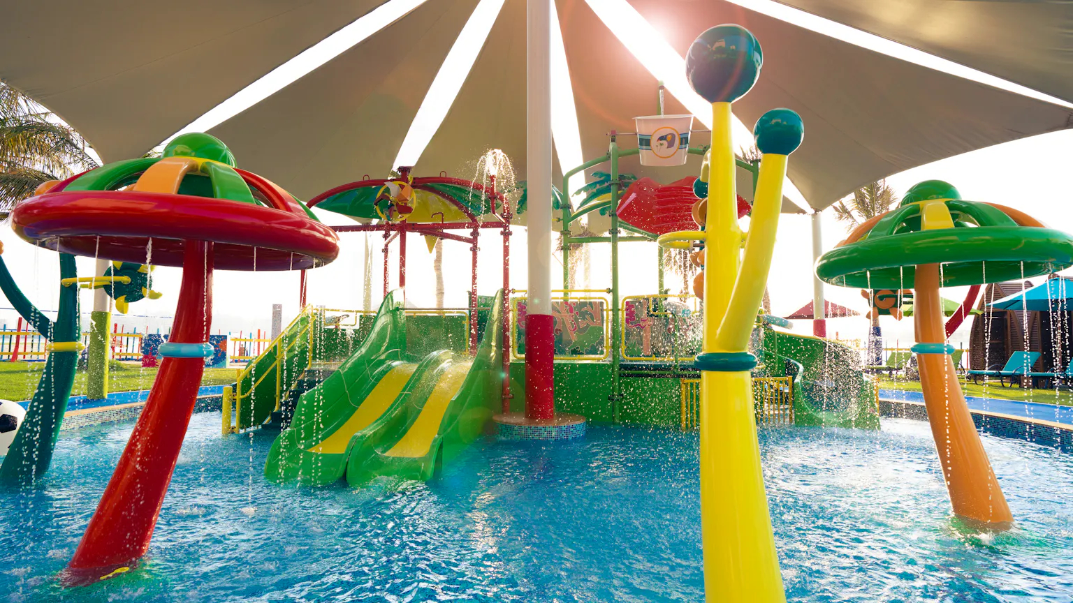Rixos The Palm Hotel & Suites dečiji bazen.jpg