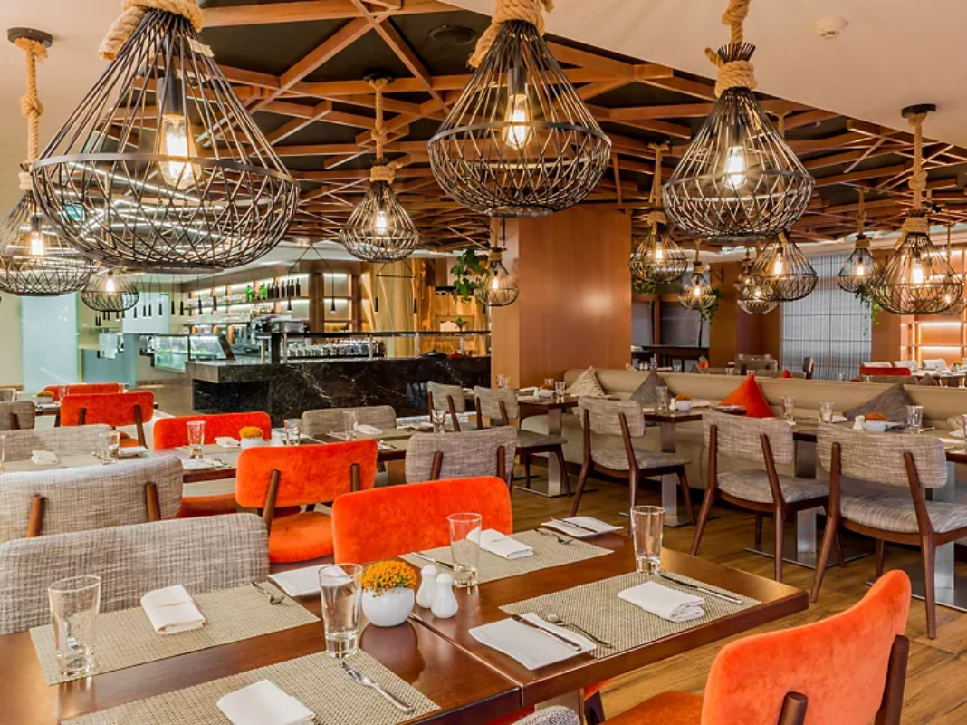 Sofitel Dubai The Palm jedan od restorana.jpg