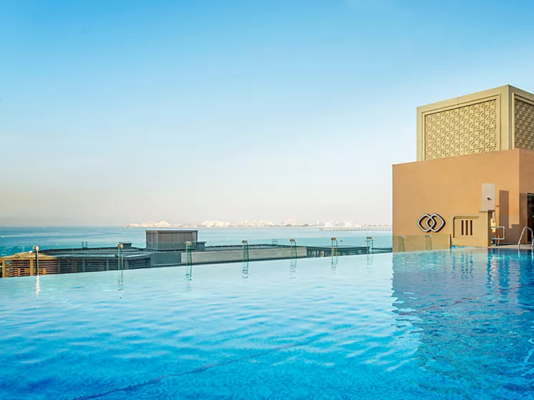 Sofitel Dubai Jumeirah Beach bazen.jpg