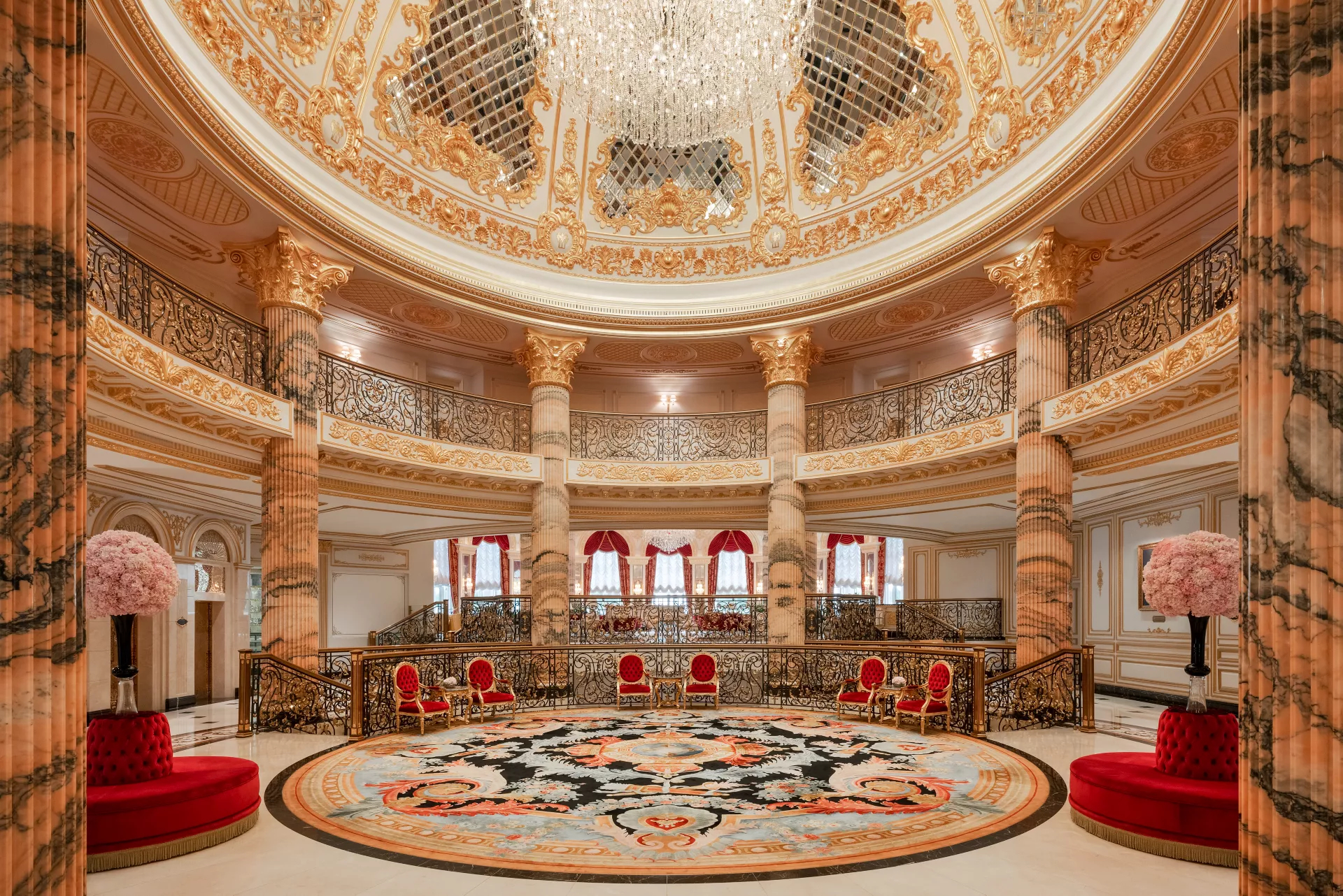 Raffles The Palm Dubai lobi.jpg