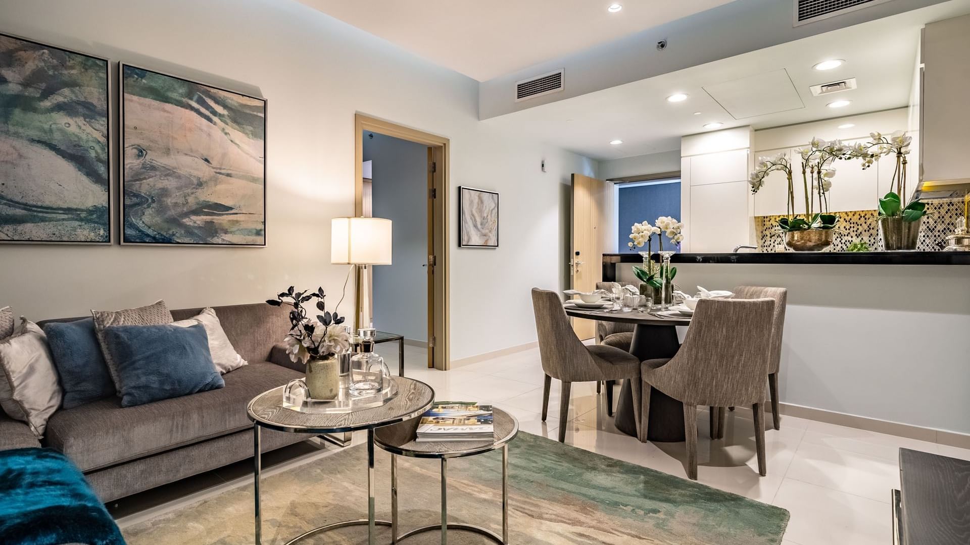 Damac Maison Aykon City Dubai dnevni boravak.jpg
