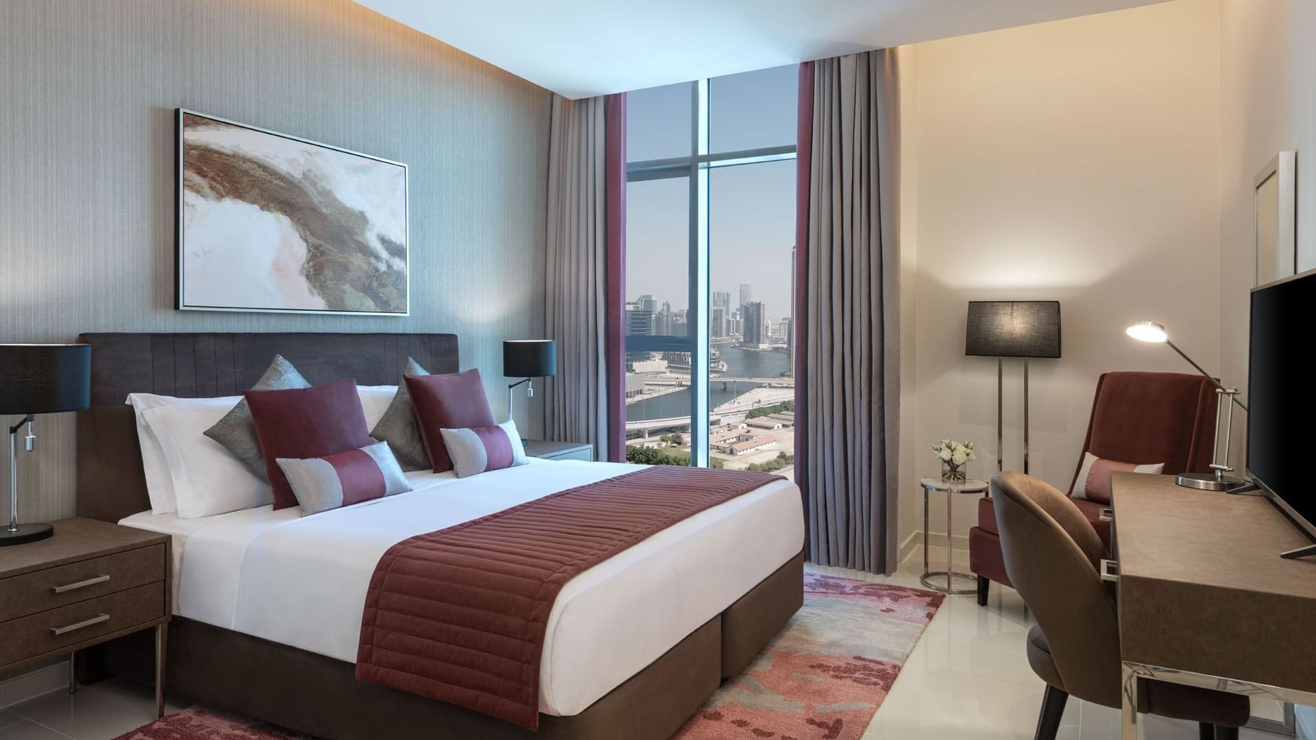 Damac Maison Aykon City Dubai spavaća soba.jpg