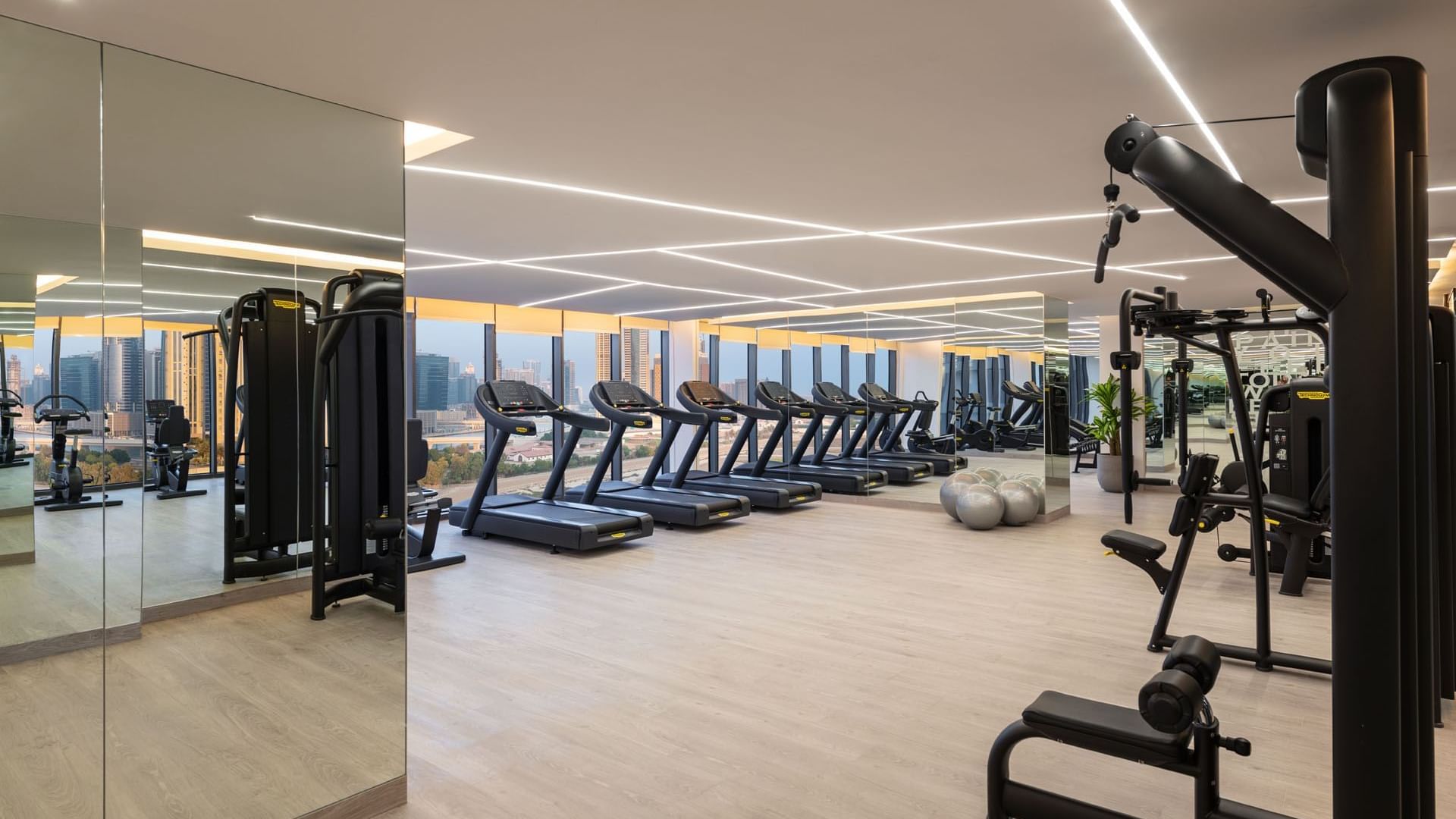 Damac Maison Aykon City Dubai teretana.jpg