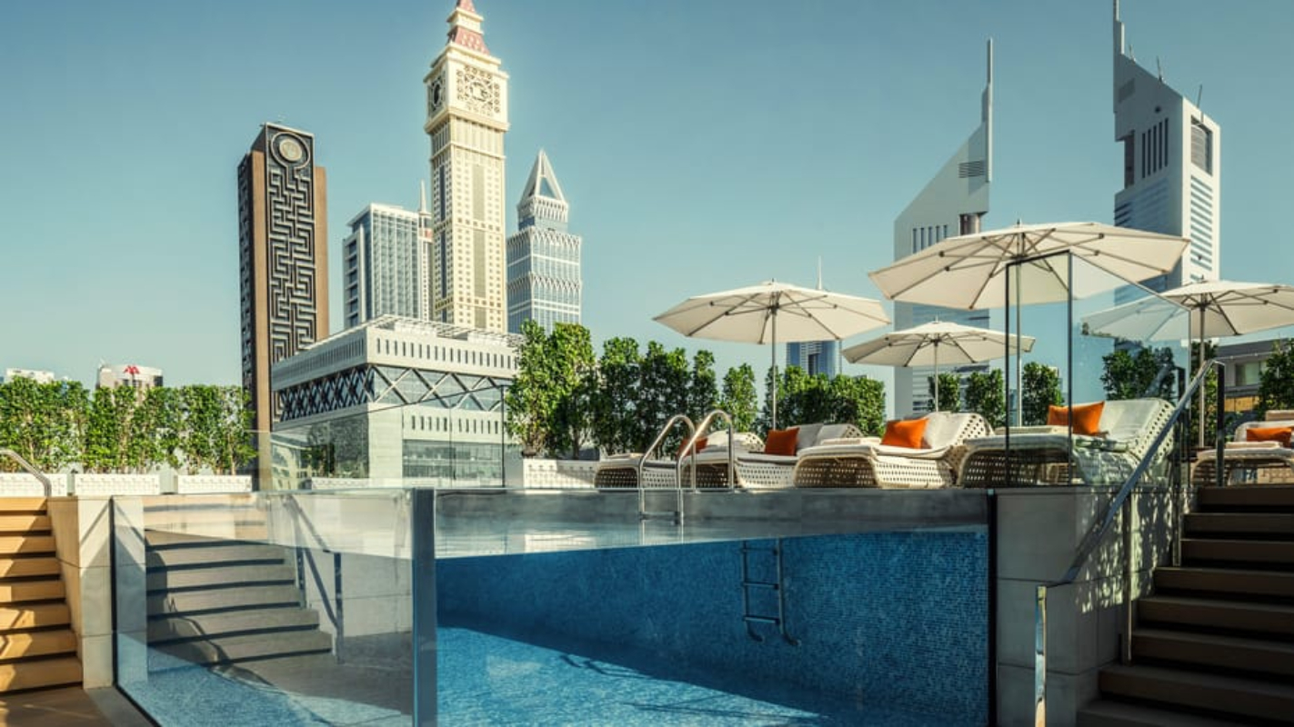 Four Seasons Hotel Dubai International Financial Centre bazen.jpg