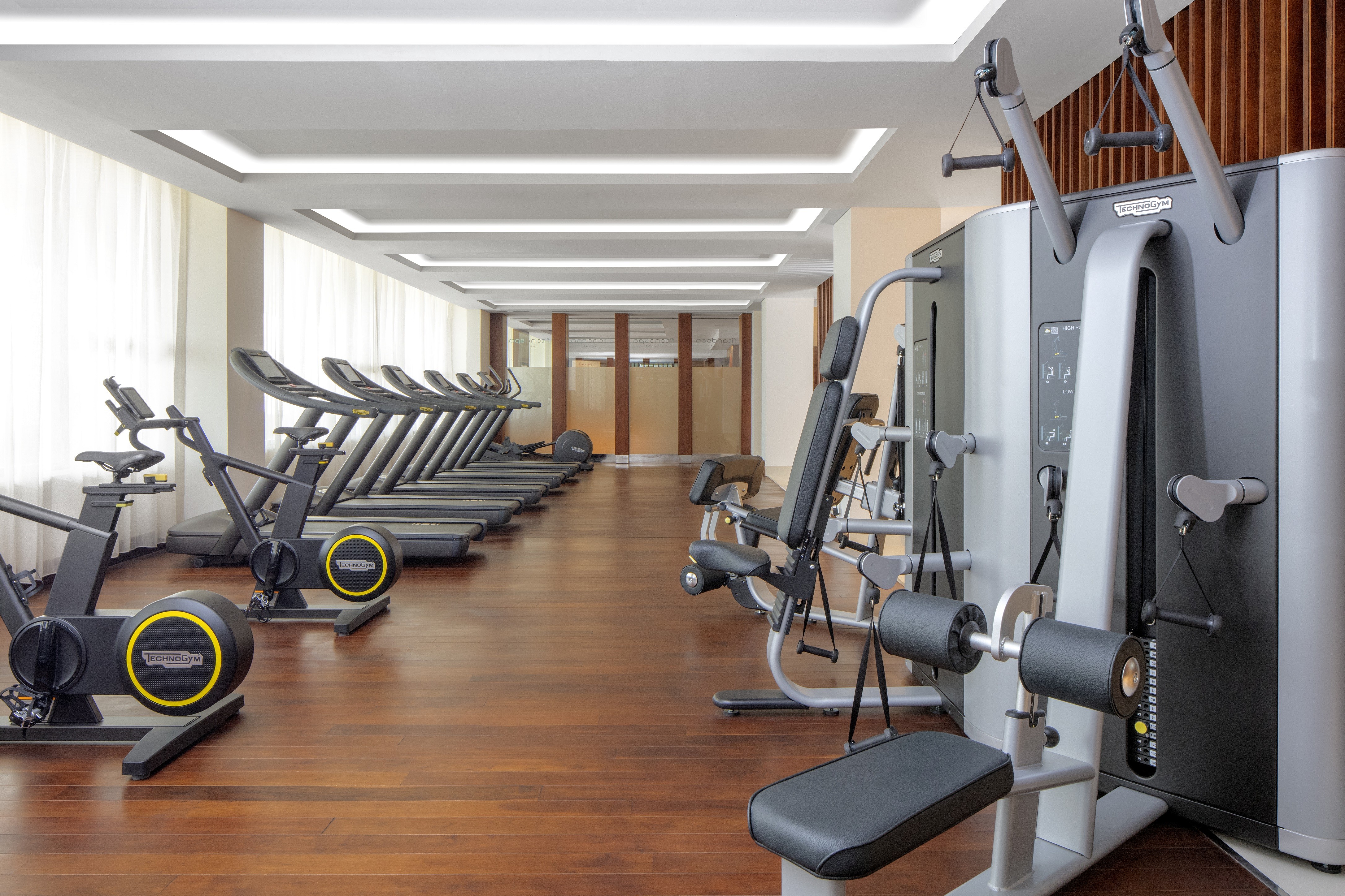 Pullman Dubai Creek City Centre Hotel teretana.jpg